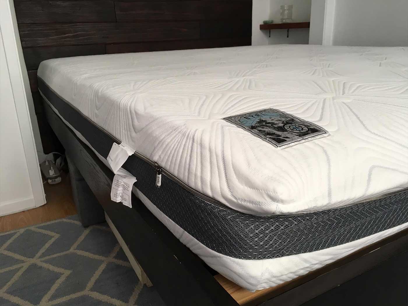 icelandic 9 queen mattress