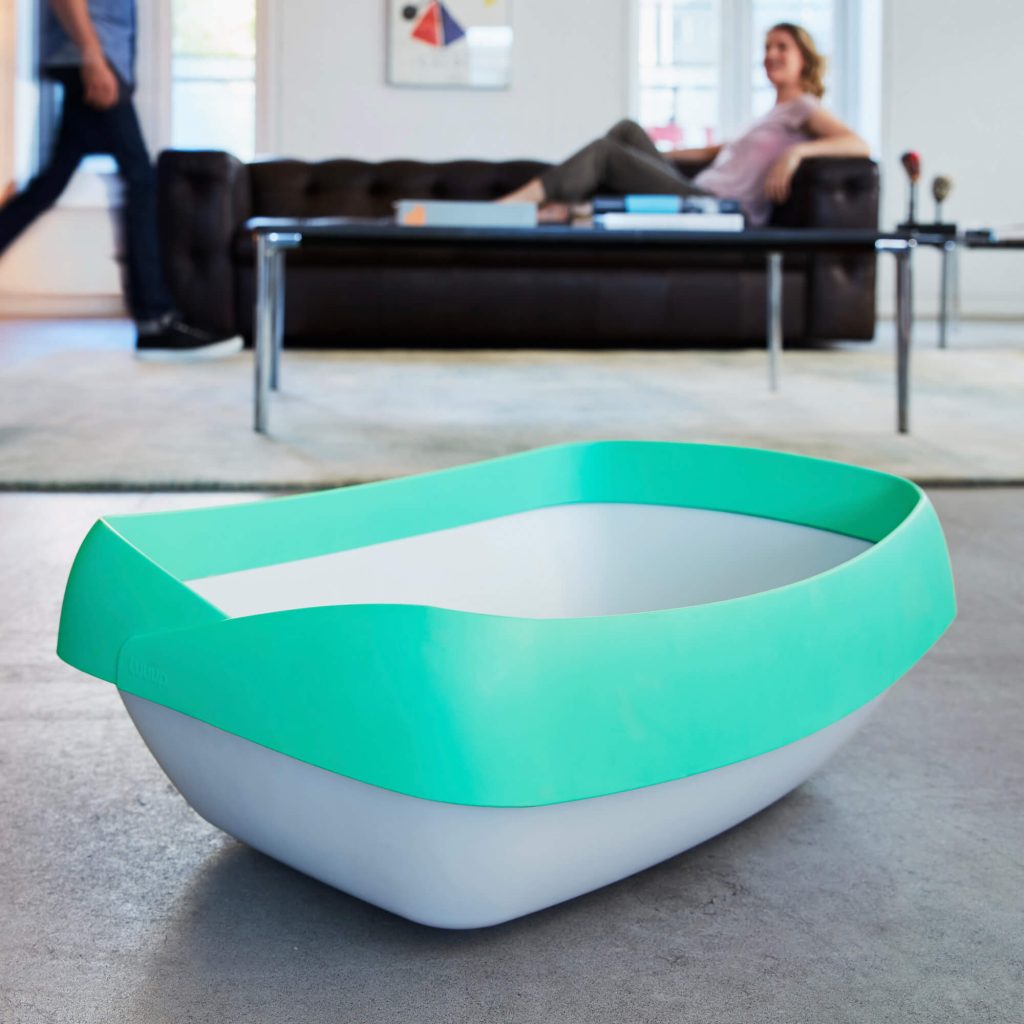 Current official Luuup litter box product photography, angled view